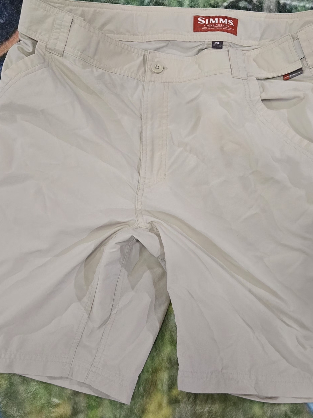 SIMMS Lightweight Fishing Shorts in Light Khaki